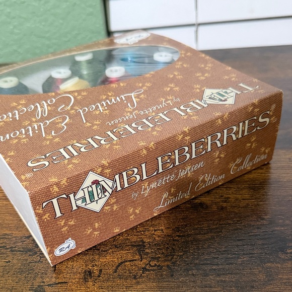 Thimbleberries Limited Edition Thread Collection 16 Spools - Picture 4 of 10